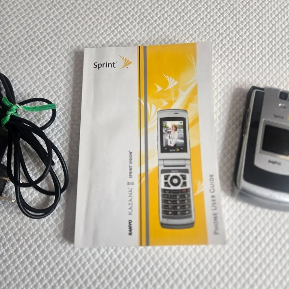 Vintage Y2K Sanyo Katana II Sprint Flip Phone Charger User Guide